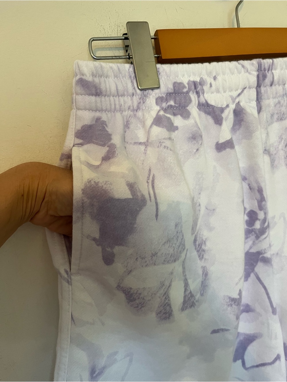 LazyPants Floral Lounge Shorts Lavender White Pocket Drawstring Size Medium - Picture 4 of 9